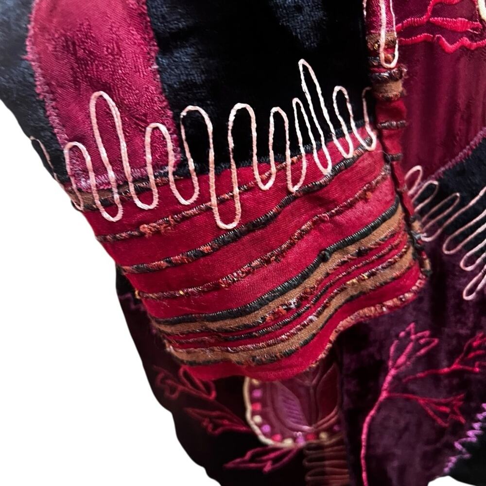 Draper’s & Damon’s Velvet Patchwork Embroidered O… - image 8